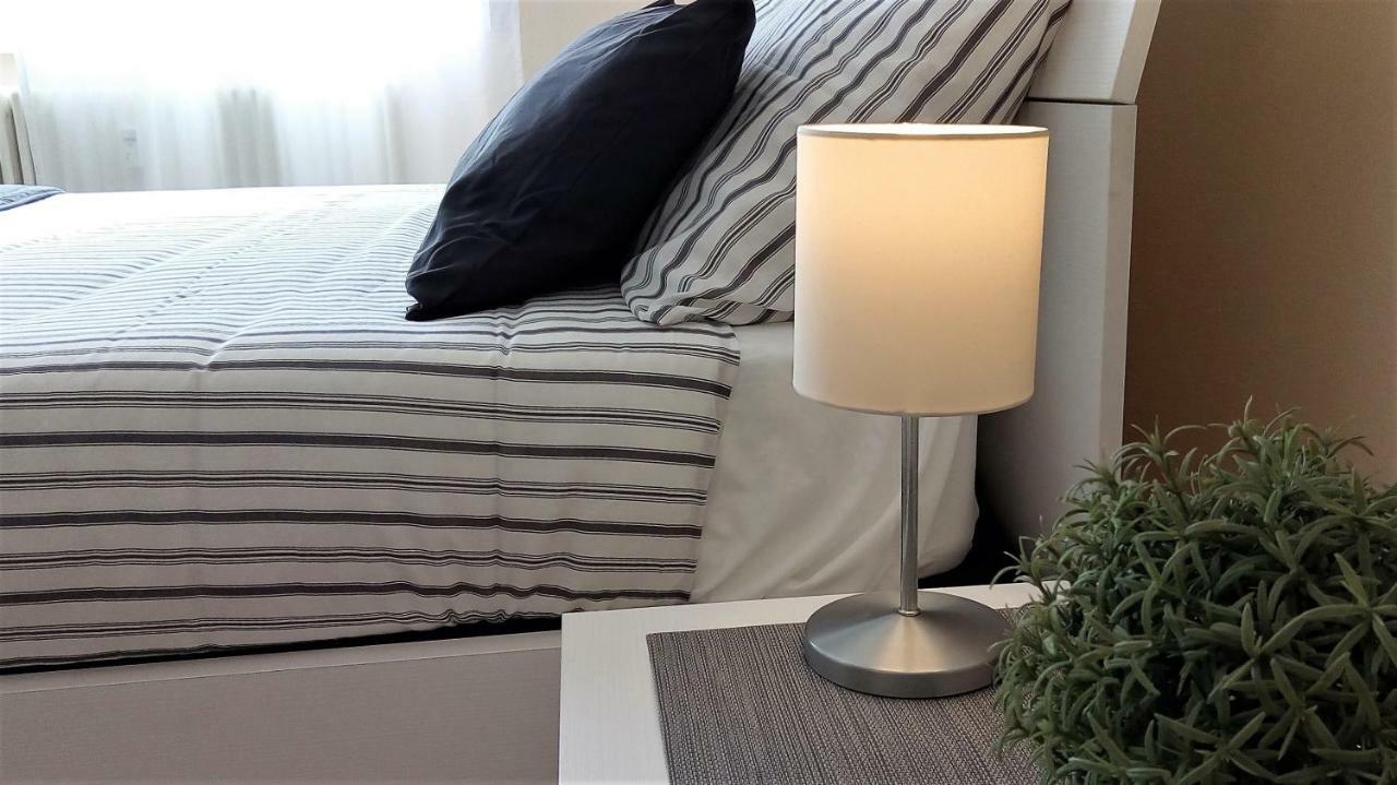 Lovely, Charming And Quiet Apartment In The Centre Air Conditioned And Free Private Garage Комо Екстер'єр фото