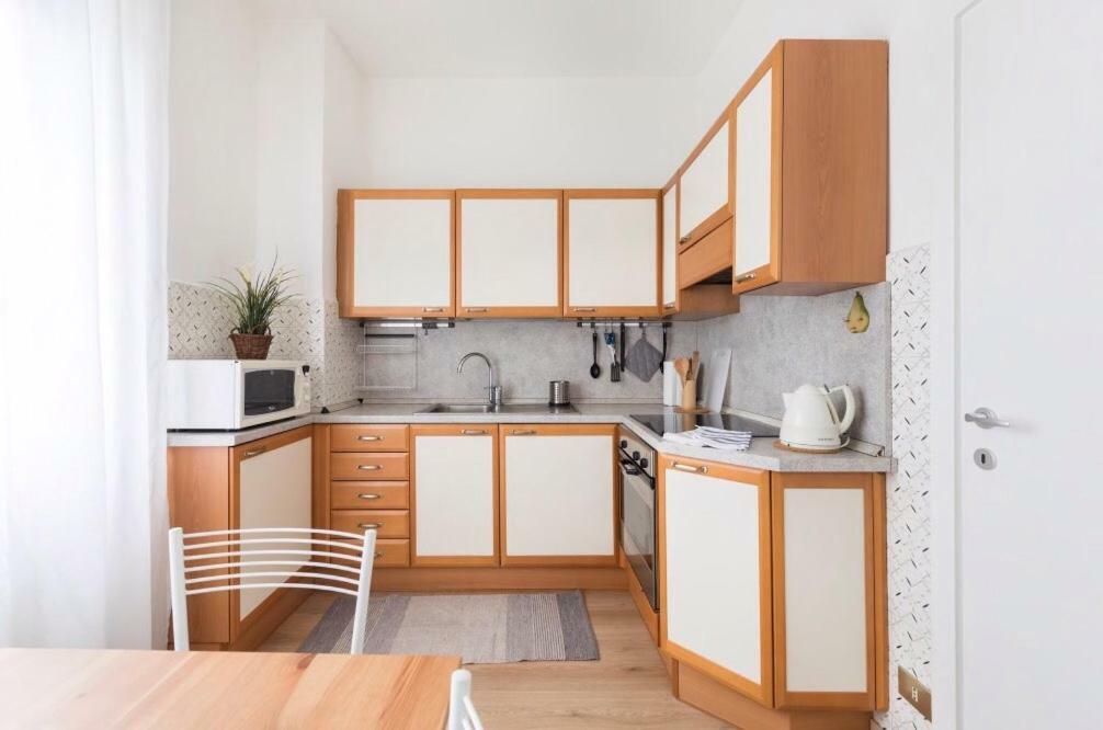 Lovely, Charming And Quiet Apartment In The Centre Air Conditioned And Free Private Garage Комо Екстер'єр фото